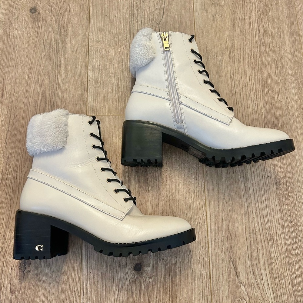 Nearly New! Coach Ivory Leather Jill Boots
